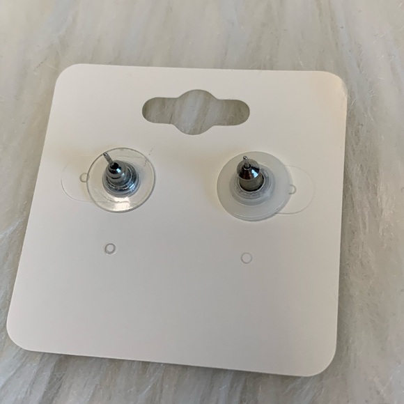 Elegant Silver and Black Drop Earrings - Picture 3 of 3